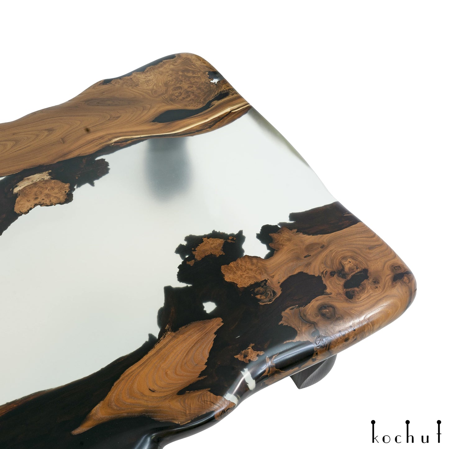 Dionysus — Holz- und Epoxidharz-Couchtisch