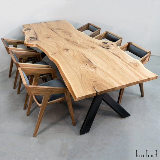 Alter des Weisen — Holztisch für den Essbereich