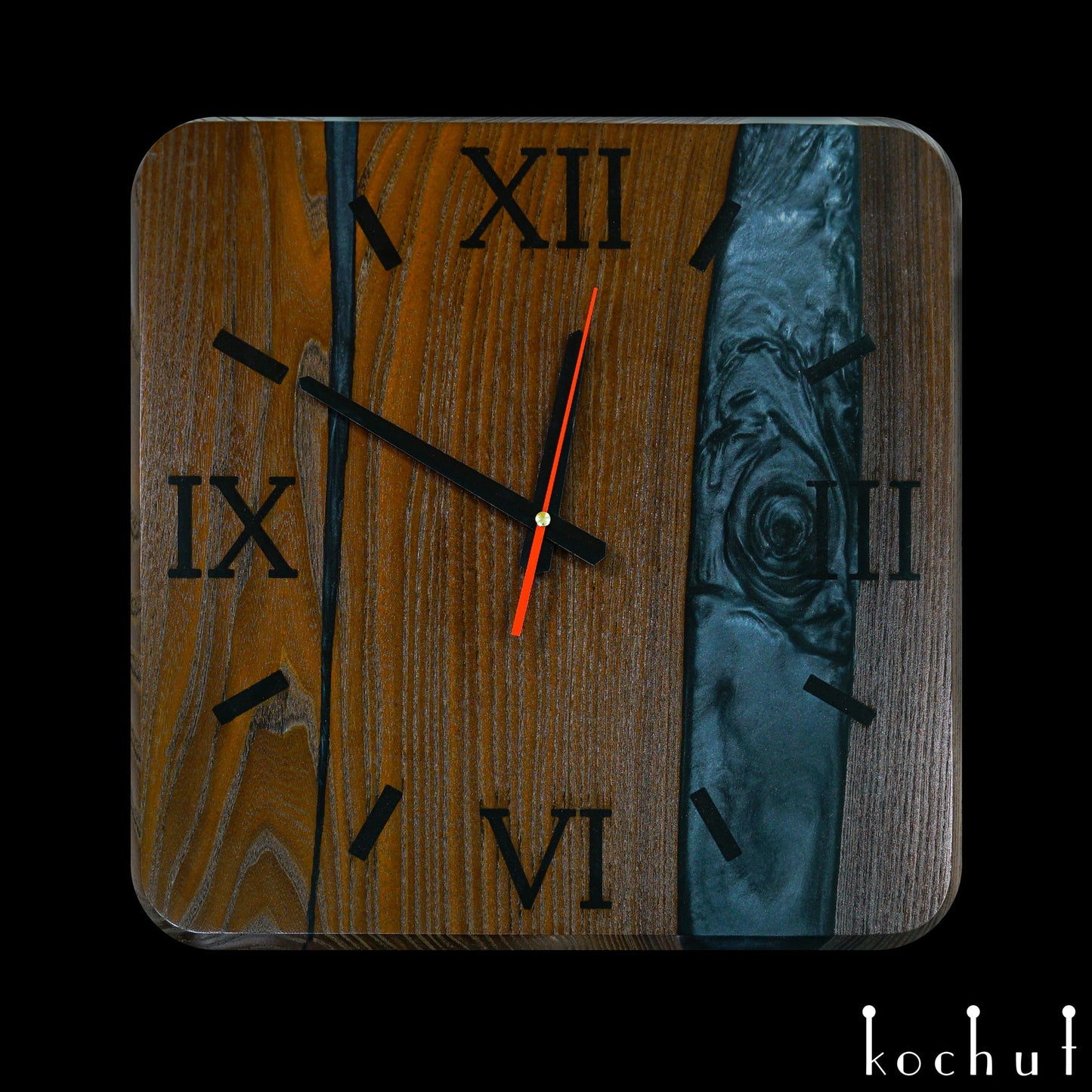 Quantum — Holz- und Epoxidharz-Wanduhr