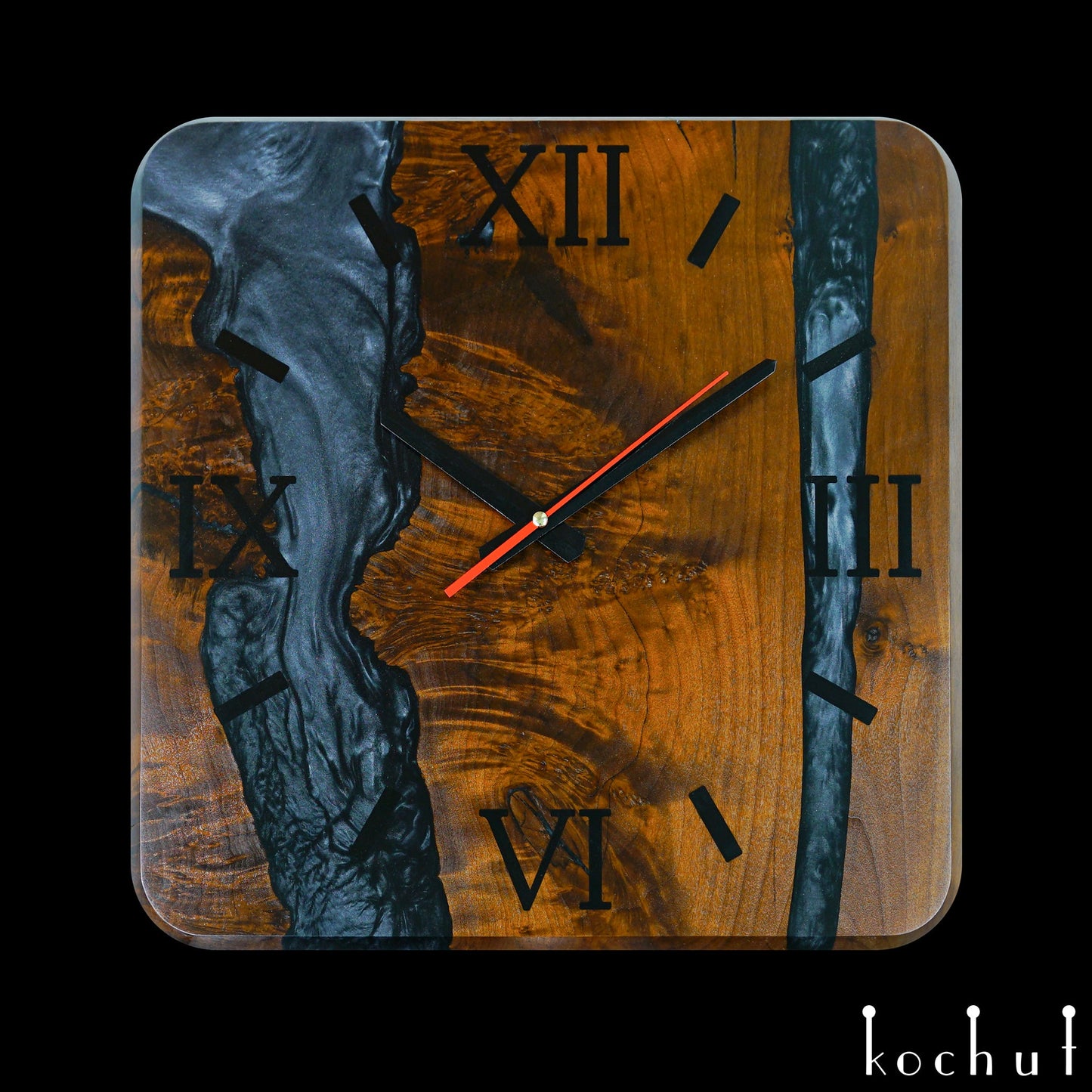 Quantum — Holz- und Epoxidharz-Wanduhr