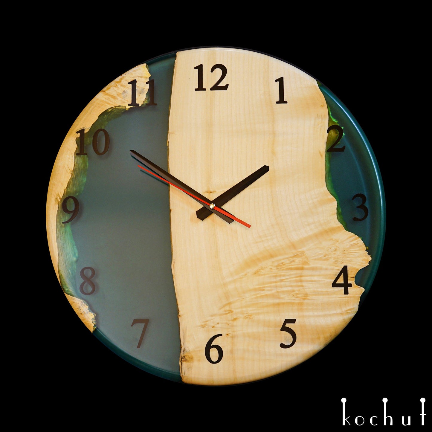 Continuum — Wanduhr aus Holz und Epoxidharz