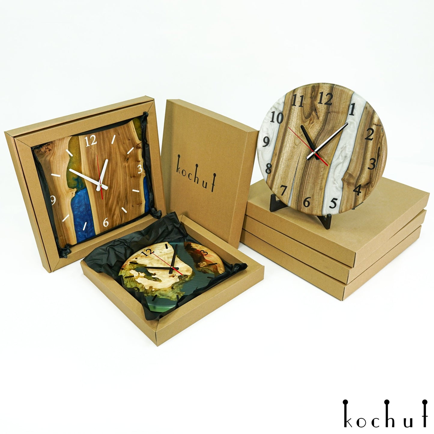 Continuum — Wanduhr aus Holz und Epoxidharz