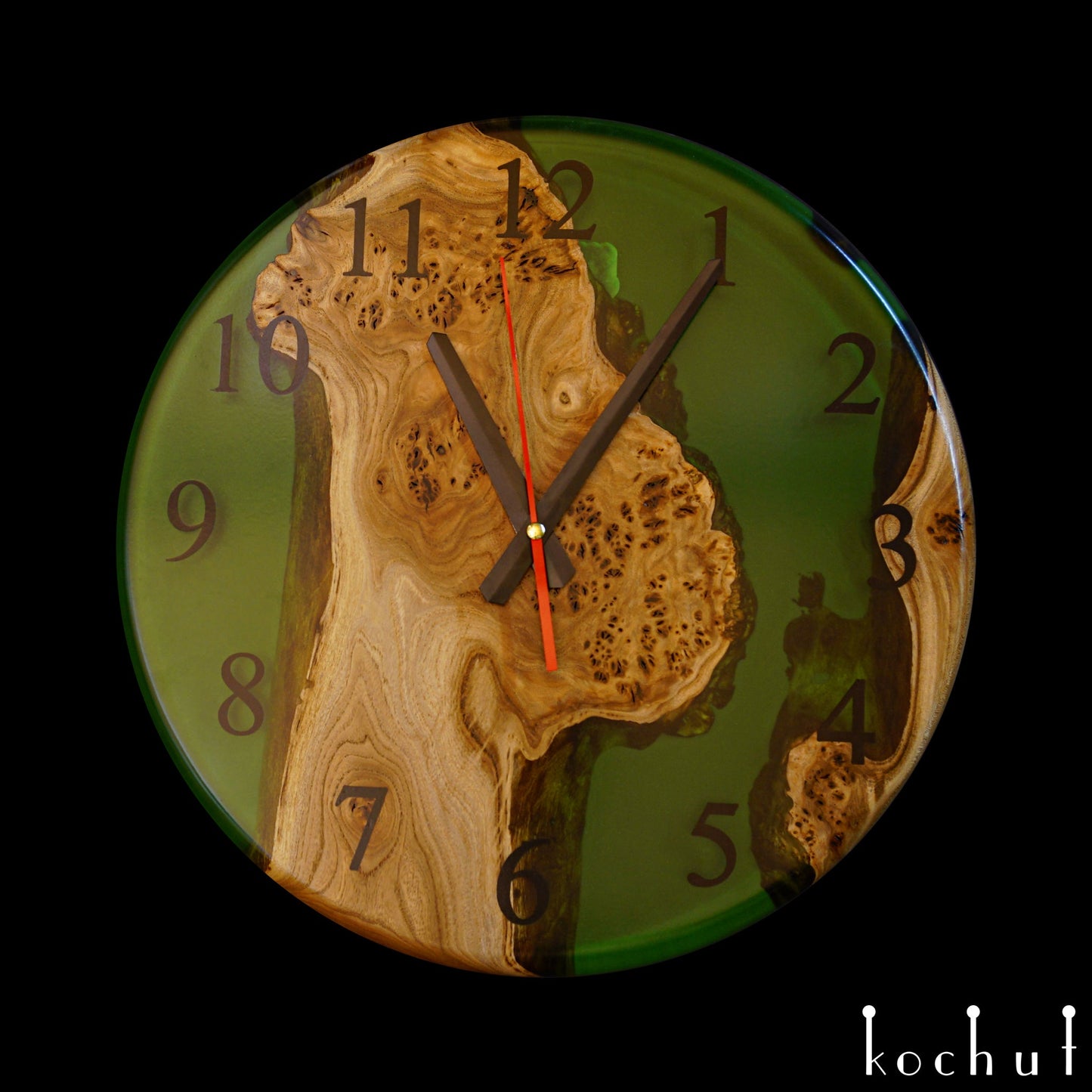 Continuum — Wanduhr aus Holz und Epoxidharz