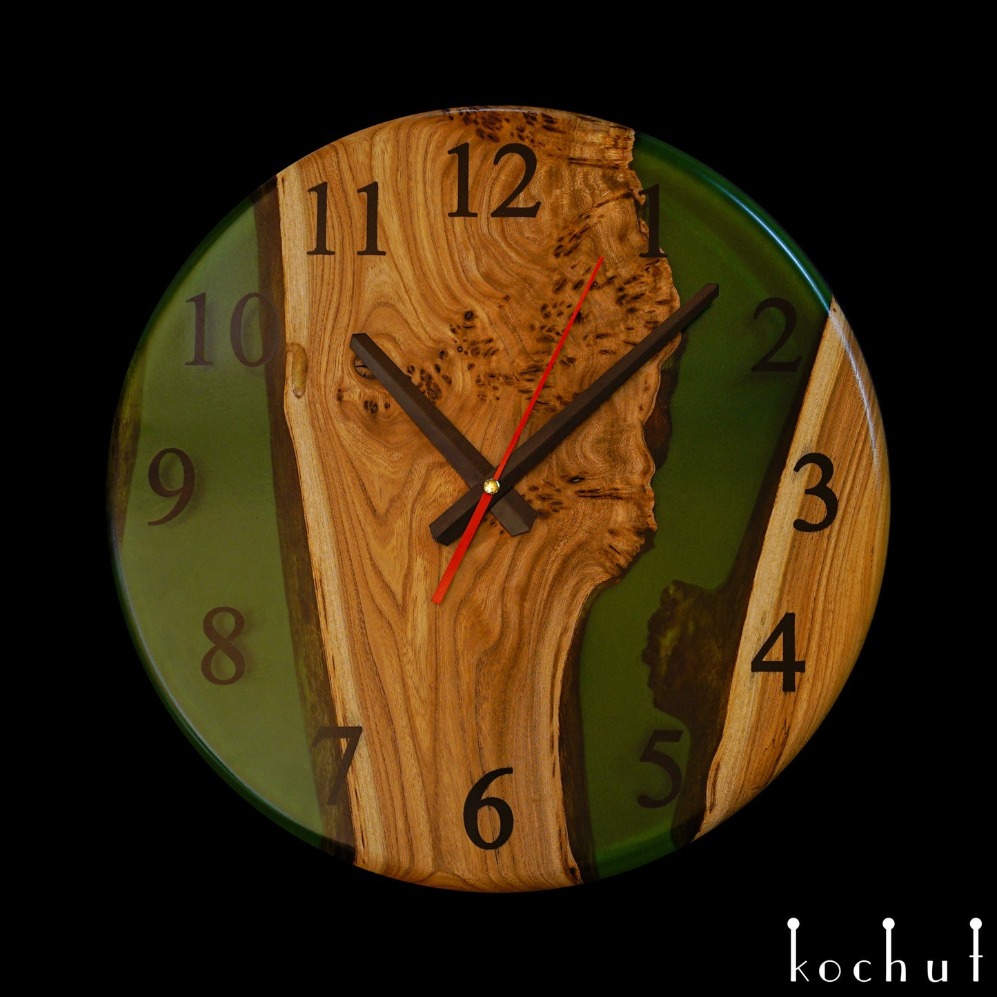 Continuum — Wanduhr aus Holz und Epoxidharz