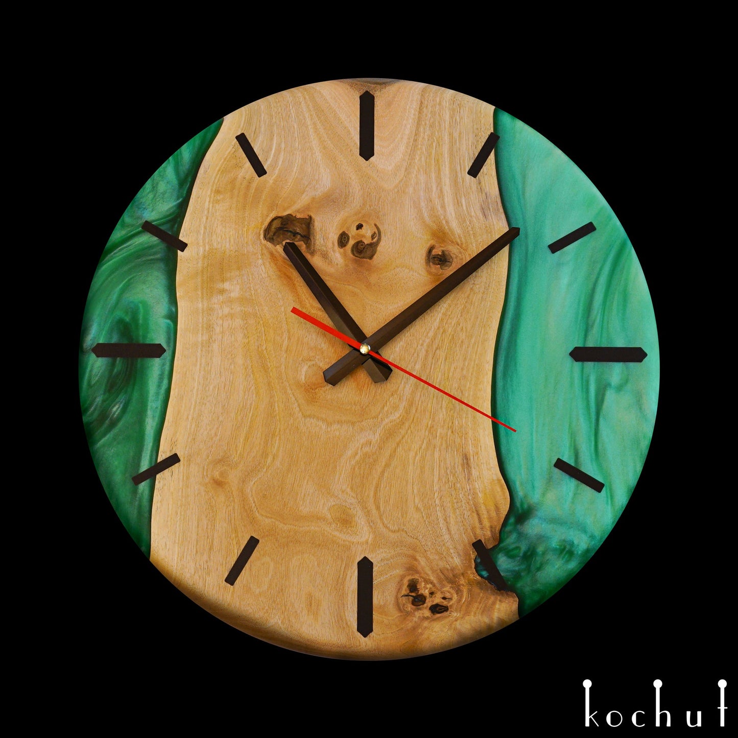 Continuum — Wanduhr aus Holz und Epoxidharz