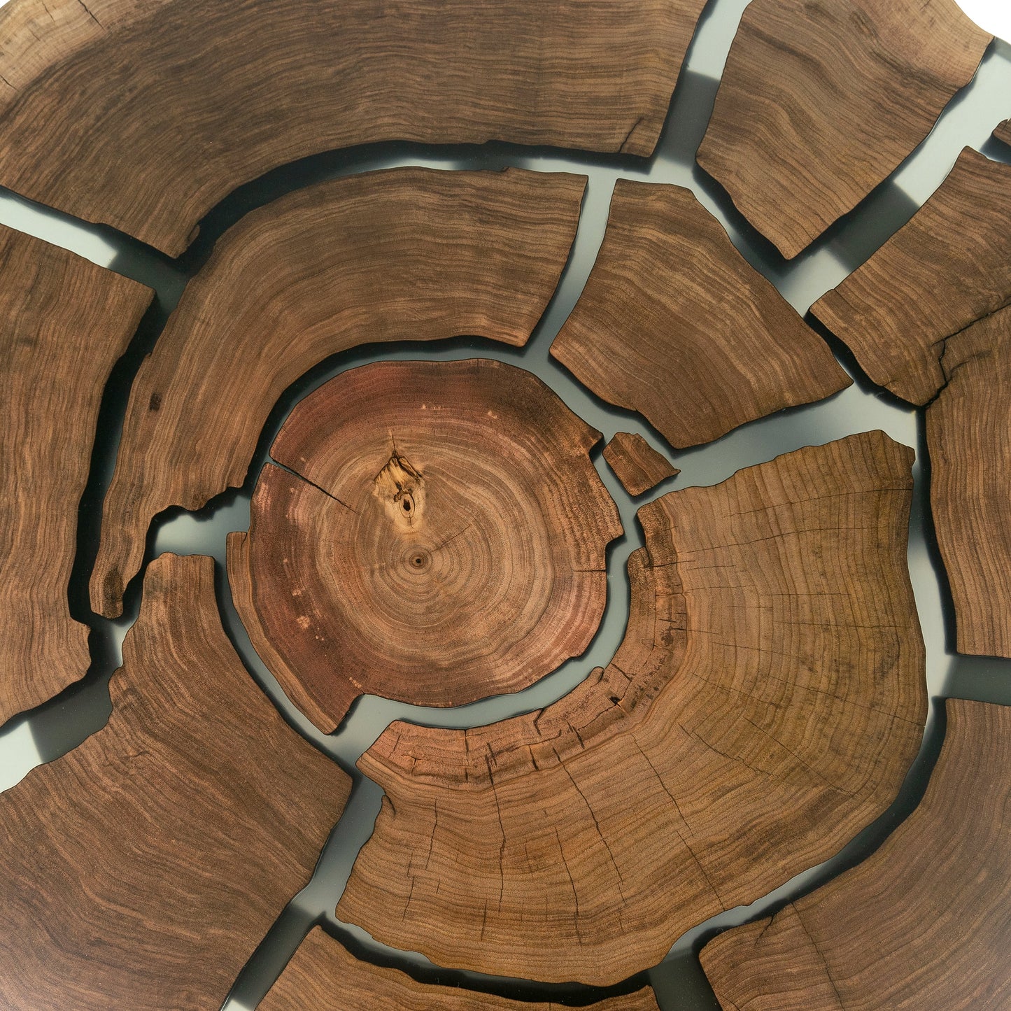 Shenborn — Holz- und Epoxidharztisch