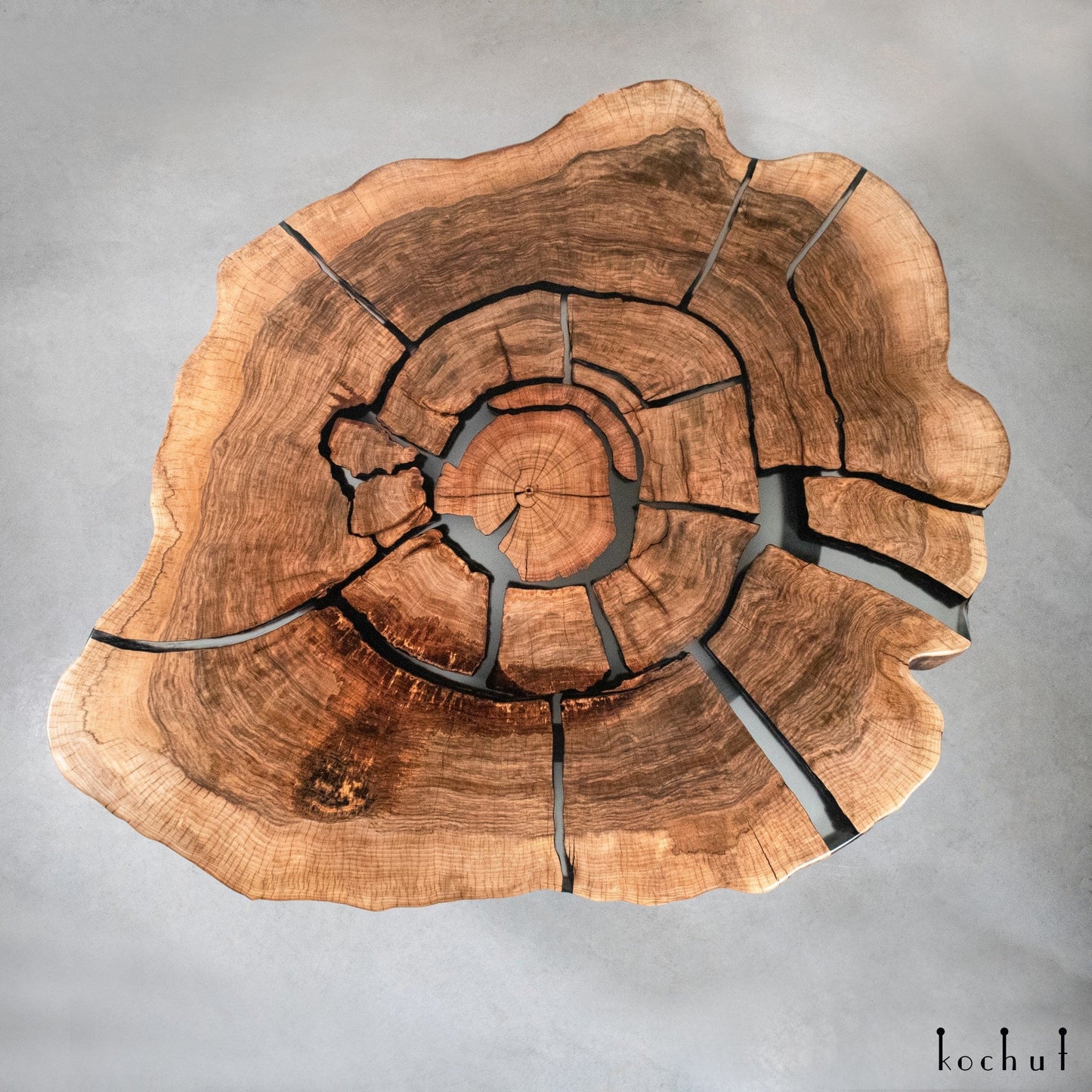 Shenborn — Holz- und Epoxidharztisch