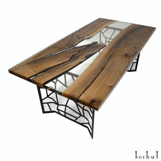 Eis — Esstisch aus Holz und Epoxidharz
