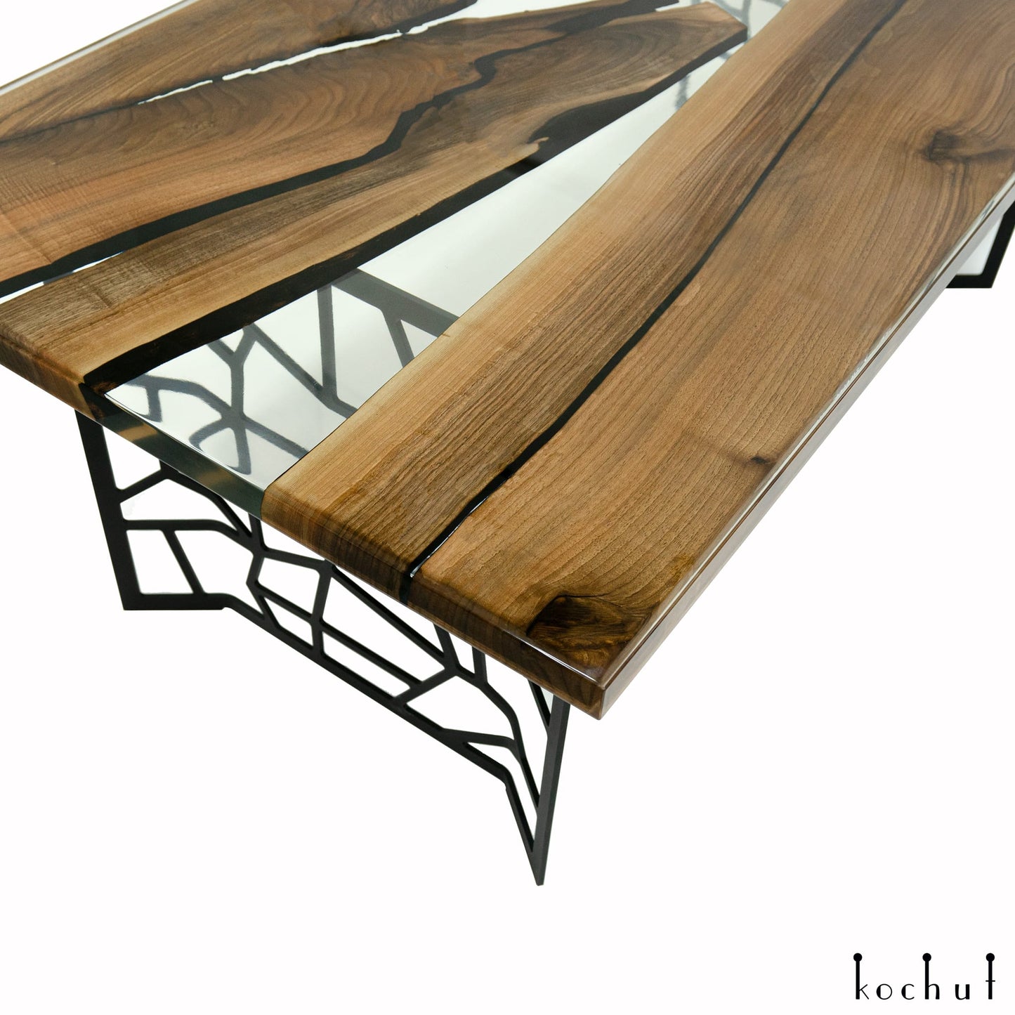 Eis — Esstisch aus Holz und Epoxidharz