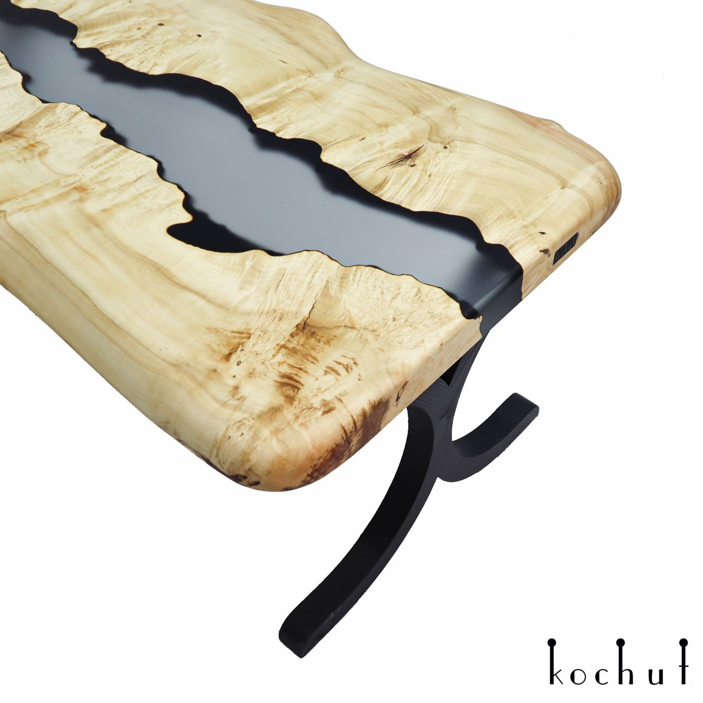Grace — Holz- und Epoxidharz-Couchtisch