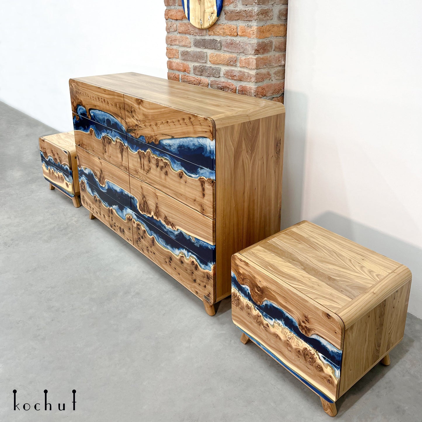 Atlantida — Set aus Holz- und Epoxidharzschränken