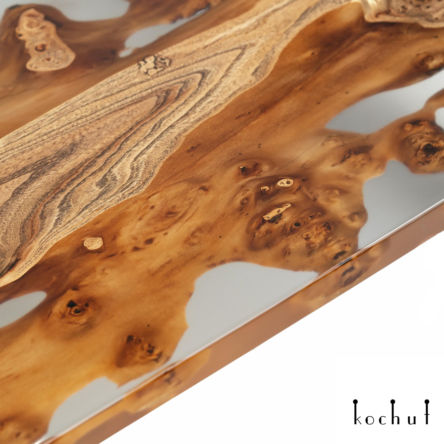 Soprano — Holz- und Epoxidharz-Couchtisch