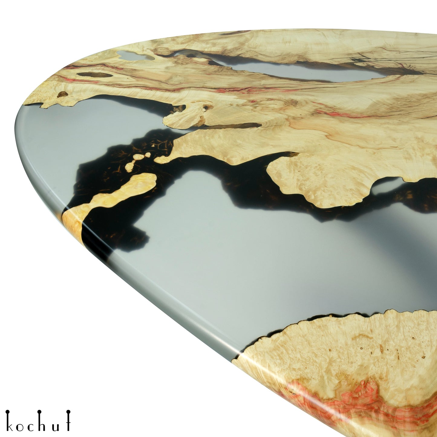 Phoenix — Esstisch aus Holz und Epoxidharz