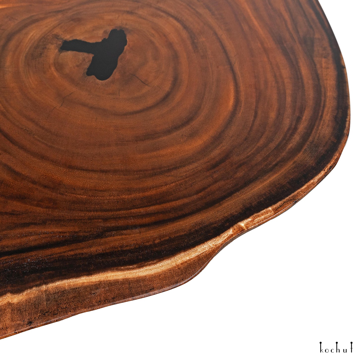 Magmus — Esstisch aus Holz und Epoxidharz