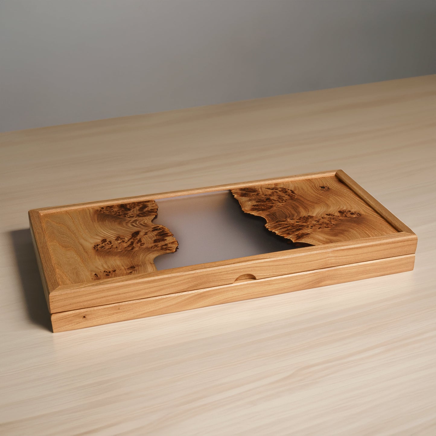 Dao. Atem des Windes — Backgammon aus Holz und Epoxidharz