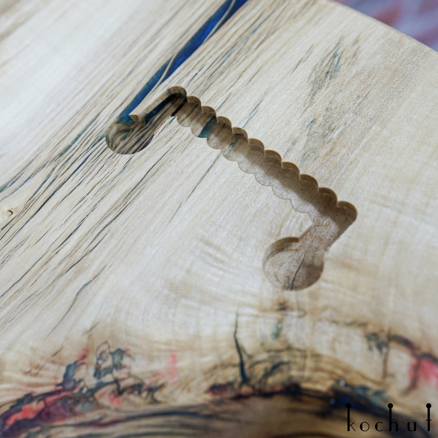 Continuum — Wanduhr aus Holz und Epoxidharz