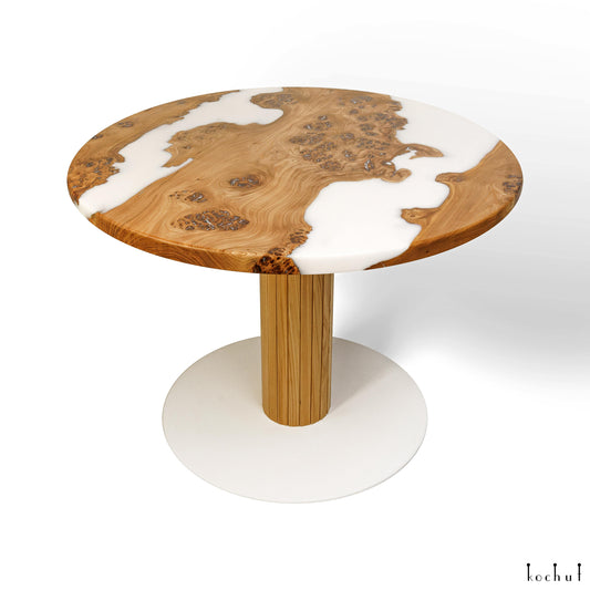 Esstisch Milos — Esstisch aus Holz und Epoxidharz