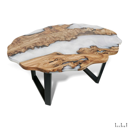 Cloud — Esstisch aus Holz und Epoxidharz