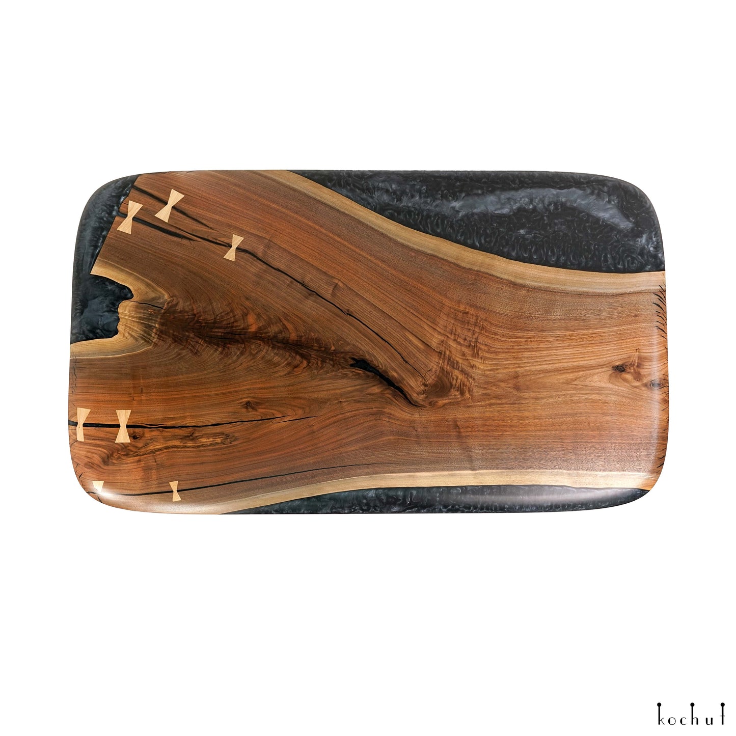 Tages — Esstisch aus Holz und Epoxidharz