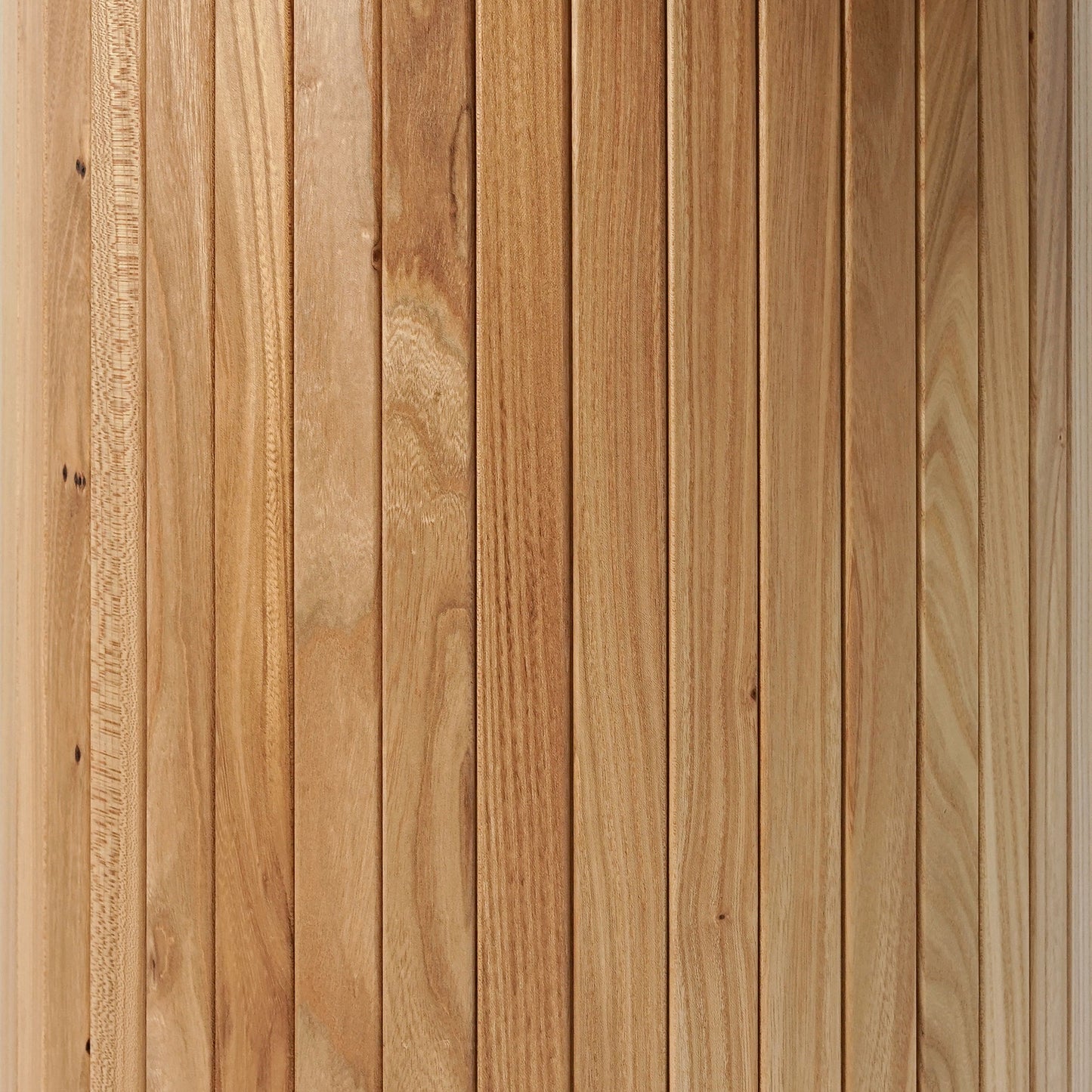Olvia — Holz- und Epoxidharz-Falttisch für den Essbereich