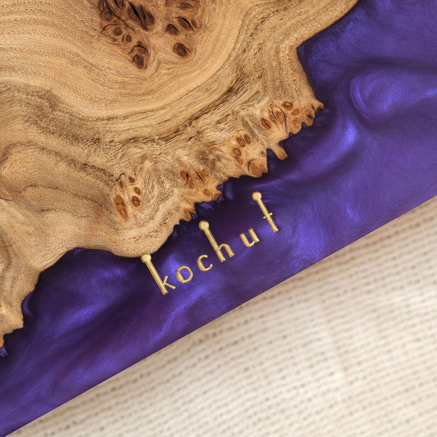 Ornament. Amethyst — Holz- und Epoxidharz-Schmuckkästchen (Maxi-Größe)