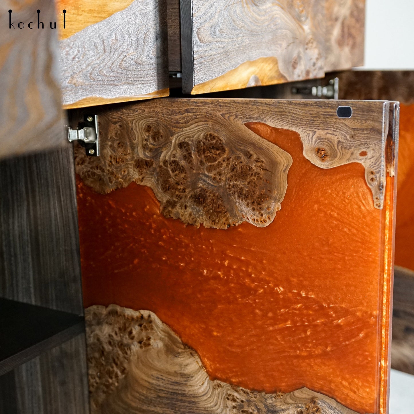 Tourmalin — Holz- und Epoxidharz-Schränke