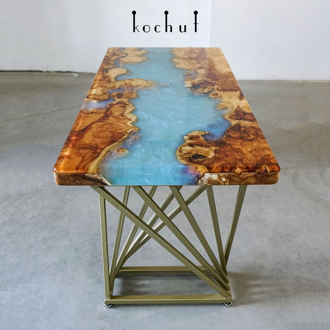 Polar River — Esstisch aus Holz und Epoxidharz