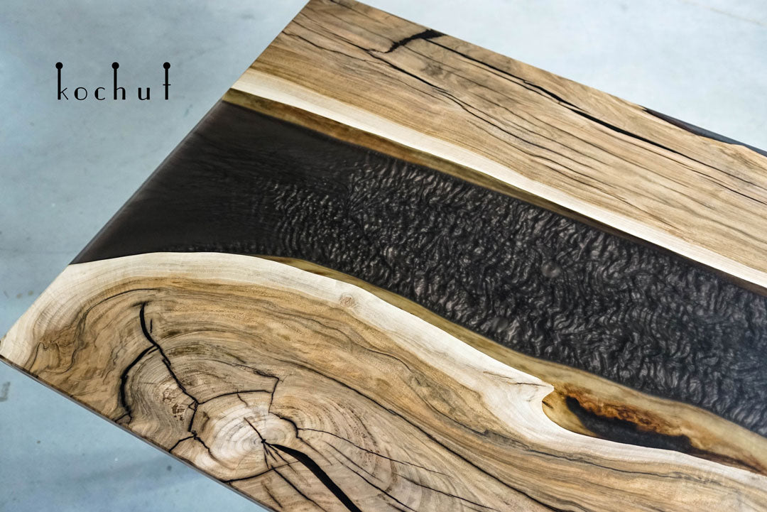 Armagnac — Esstisch aus Holz und Epoxidharz