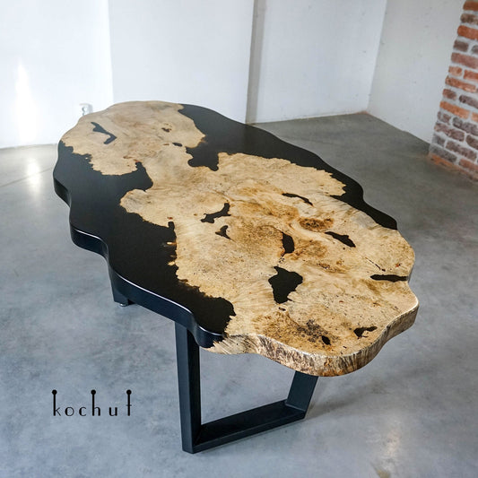 Continental — Esstisch aus Holz und Epoxidharz