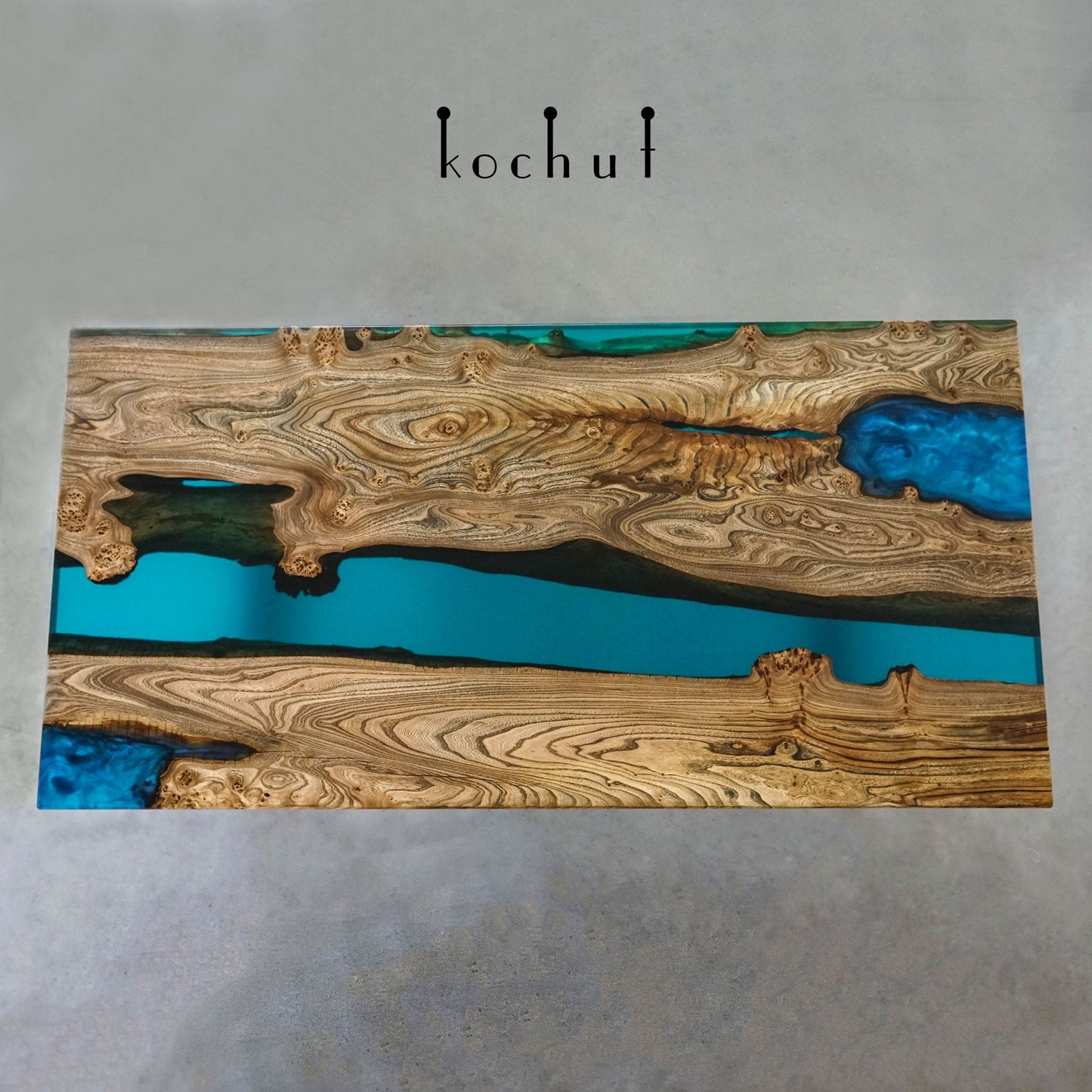 Damaskus — Esstisch aus Holz und Epoxidharz (Metallbeine)