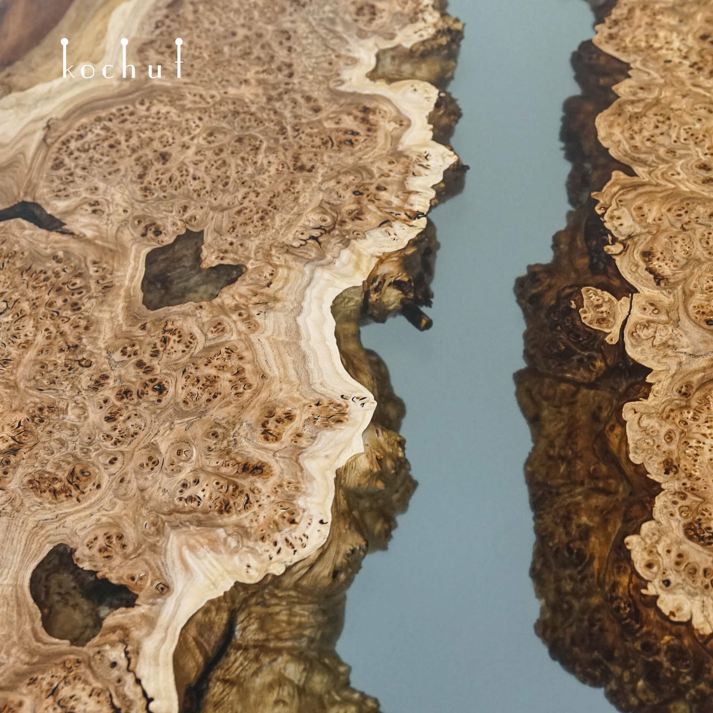 Navajo — Esstisch aus Holz und Epoxidharz